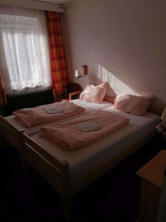 Ostalgie Ferienheim Sorgenfrei Hotel Exterior photo