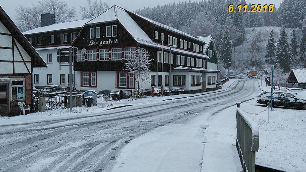 Ostalgie Ferienheim Sorgenfrei Hotel Exterior photo